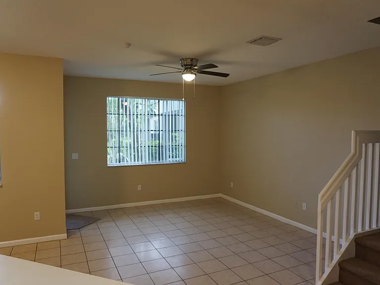 2022 Freeport Ln — Photo 4