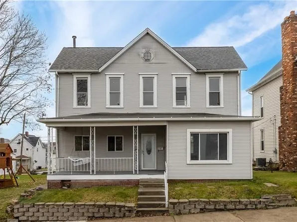 11 Penn Ave, North Irwin, PA 15642