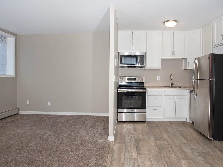 410 Apartments — Photo 15