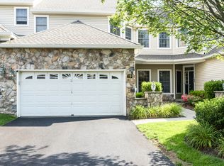 19 Pebble Beach Dr, Livingston, NJ 07039