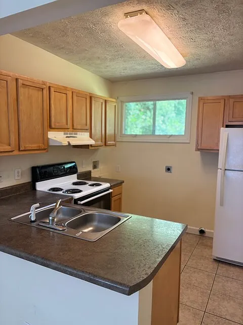 2 bed, 800 sqft, $695 — Photo 3