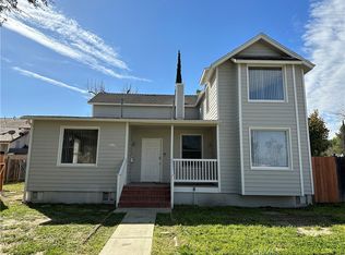 524 W 7th St, Corona, CA 92882