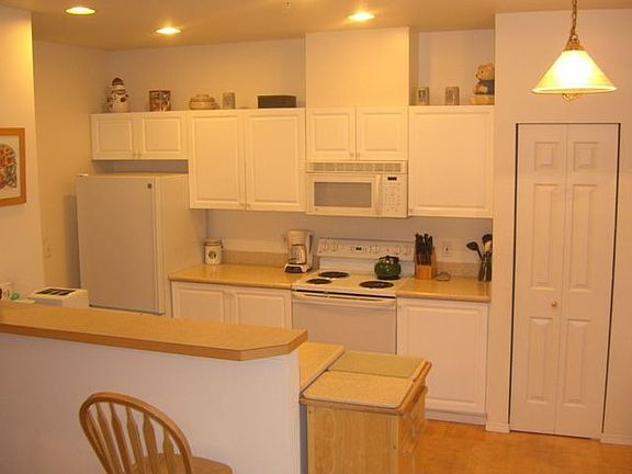 Corian Counters/Pergo Floors