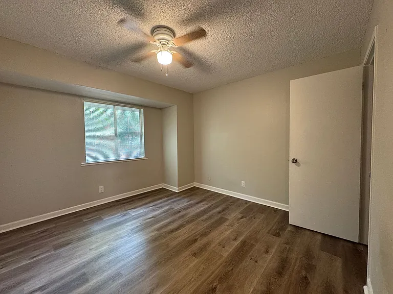 1324 G Street — Photo 8