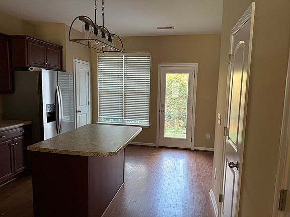 3rd image of 5352 Farm House Trl