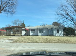 420 S Magnolia Ave, Erick, OK 73645