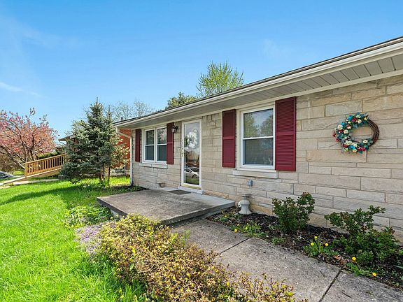 4th image of 462 Stonehaven Dr