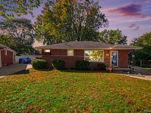 22228 Milgrom Ct, Saint Clair Shores, MI 48081