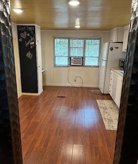 1942 Wentzel Ln #5 — Photo 6