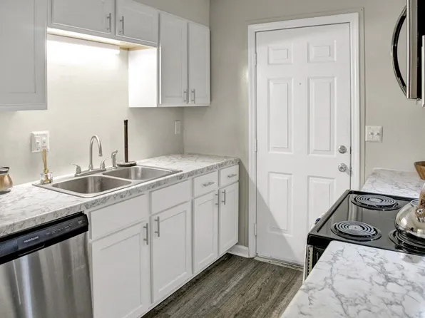 Madison Park Apartments & Townhomes