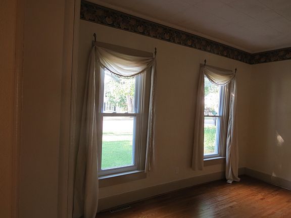 4th image of 502 W Front St