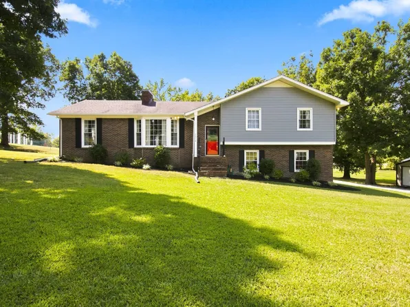 1214 Rainbow Cir, Westmoreland, TN 37186