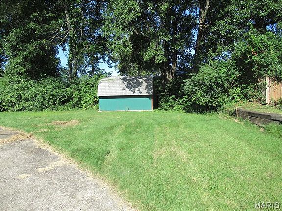 3rd image of 2312 Gillis St