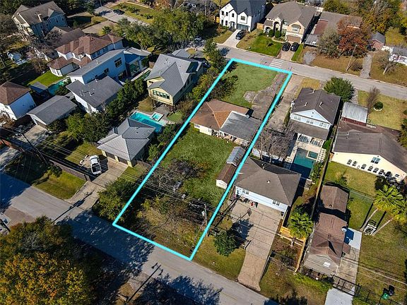 This is an amazing lot to build your new dream home.