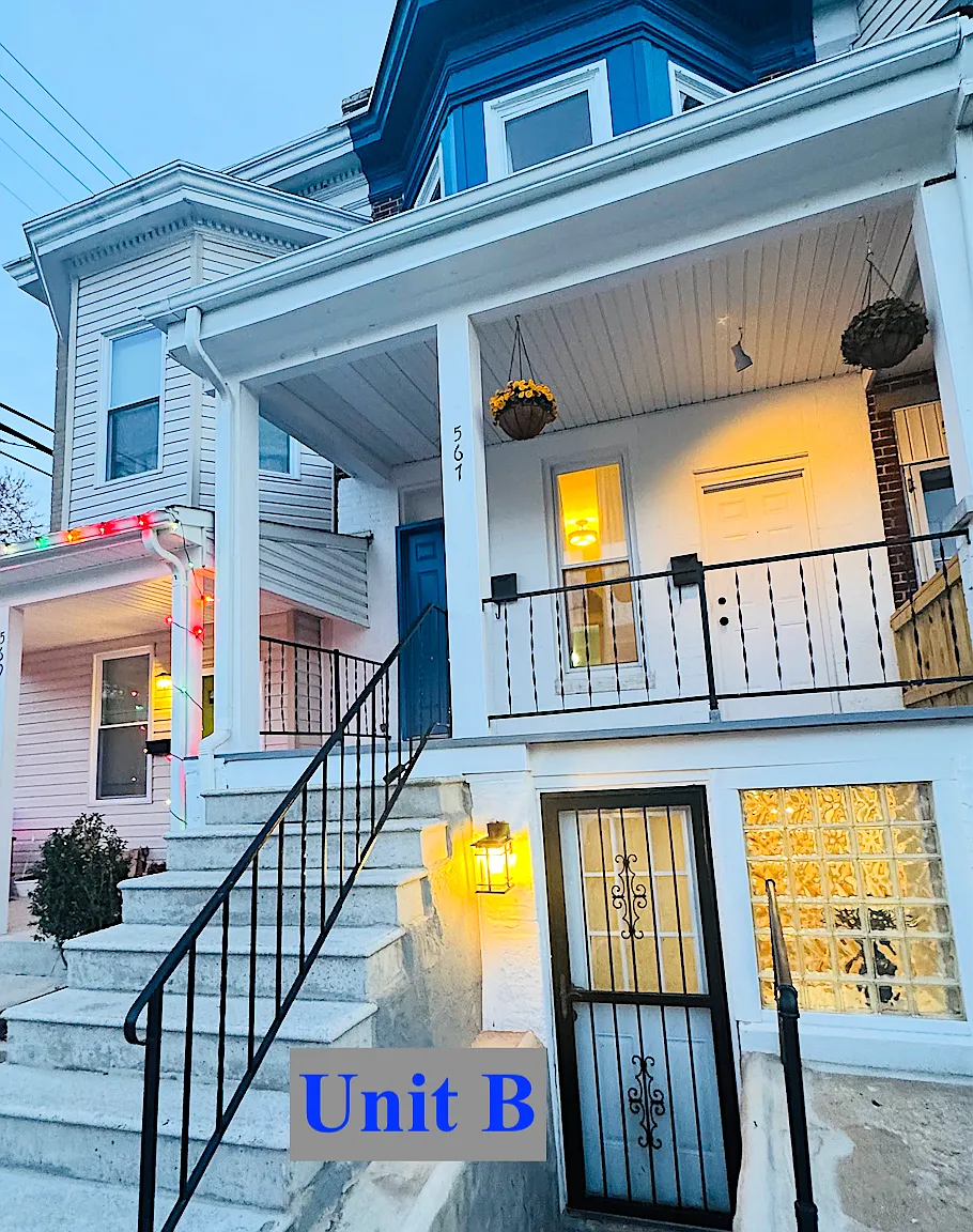 1 bed, 720 sqft, $990 — Photo 2