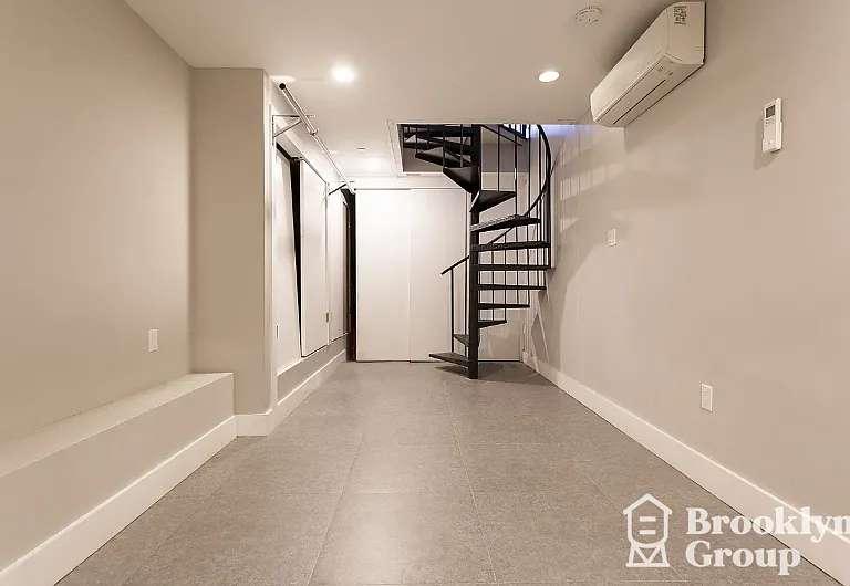 66 Pulaski St #2 — Photo 9