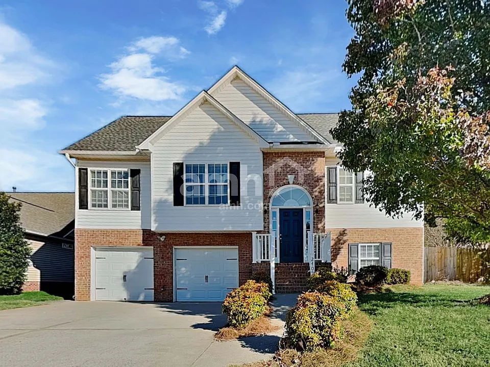 2405 Joshua Ln