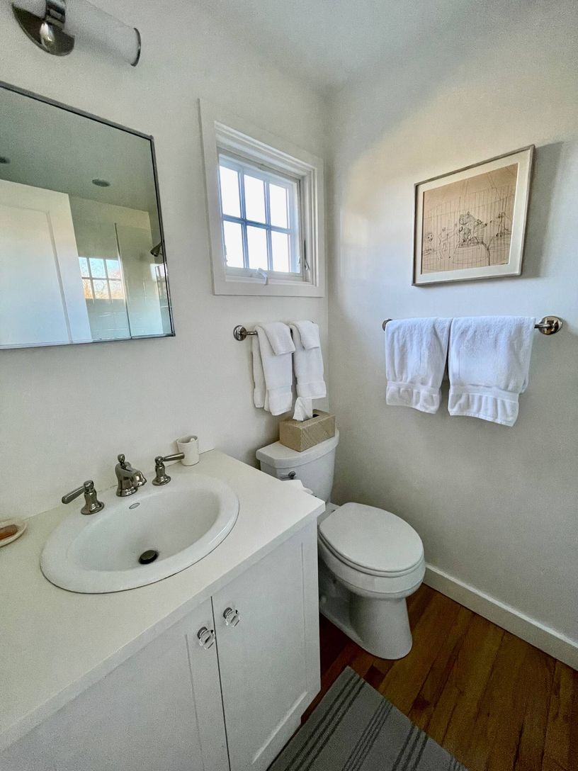  Guest Cottage Bath 2