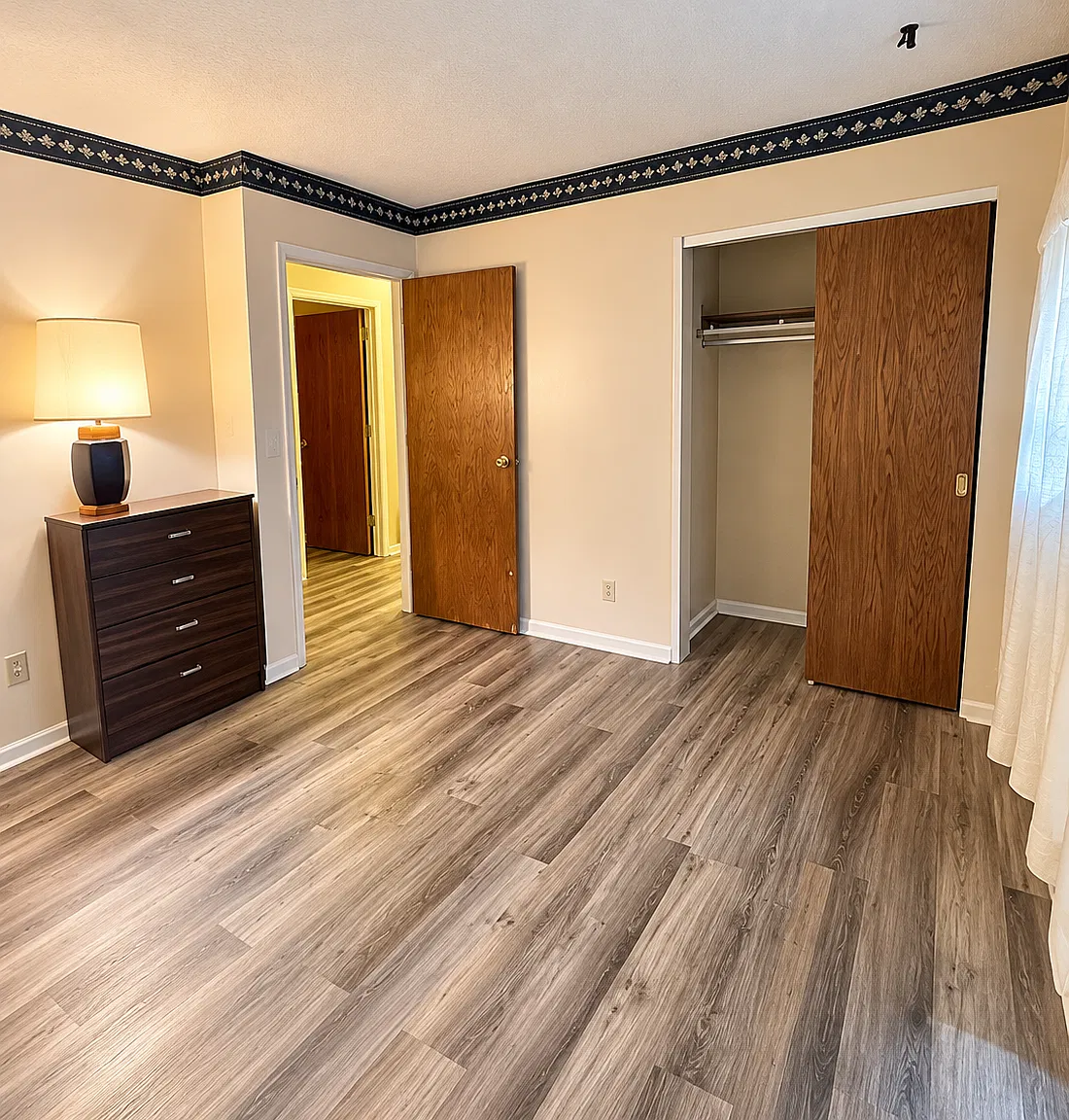4 bed, 1146 sqft, $1,500 — Photo 4