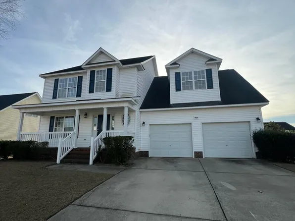 1425 Thoroughbred Trl, Parkton, NC 28371