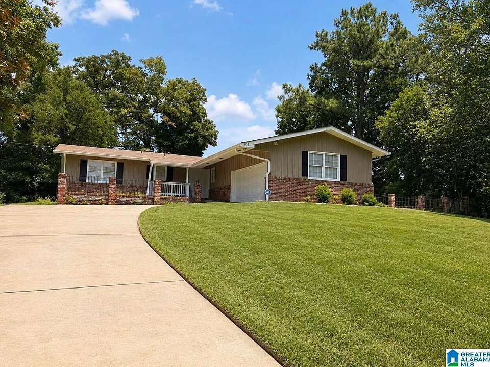 933 Garrett Dr