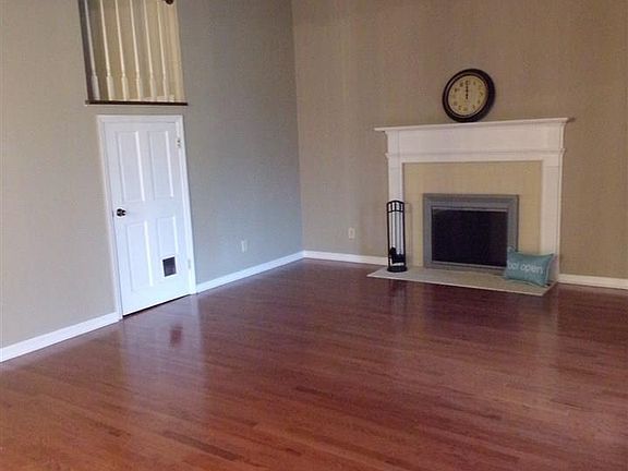 4th image of 4000 Belle Grove Dr SW