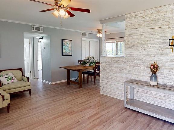 4th image of 631 Floral Ln