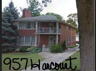 957 Harcourt Rd, Grosse Pointe Park, MI 48230