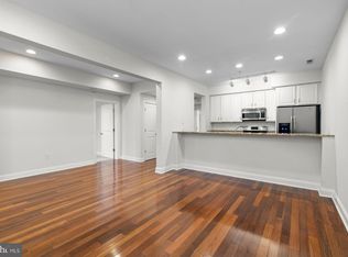 249 N 2nd St #2R, Philadelphia, PA 19106