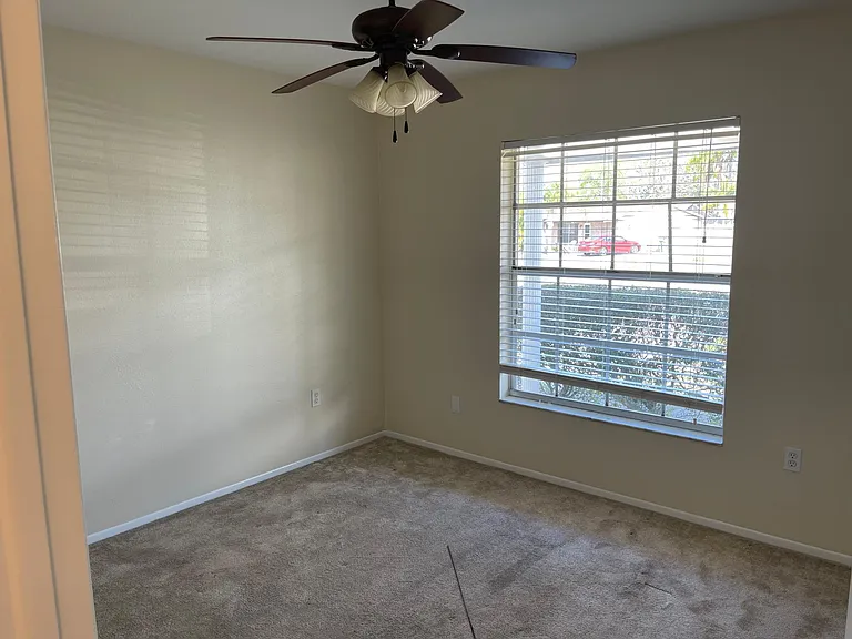 4001 Sandpointe Dr — Photo 16
