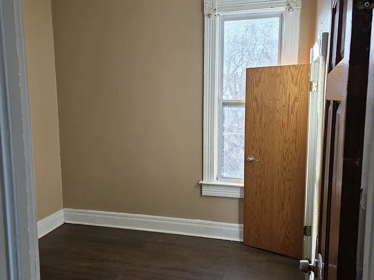 4131 Erskine St — Photo 12