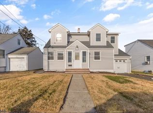 22 Sherwood St, Clifton, NJ 07013