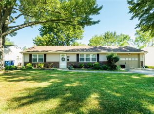 114 Campus Dr W, Amherst, NY 14226