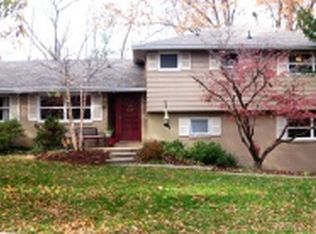 1 E Burnam Rd, Columbia, MO 65203