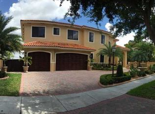 16225 NW 82nd Ave, Miami Lakes, FL 33016