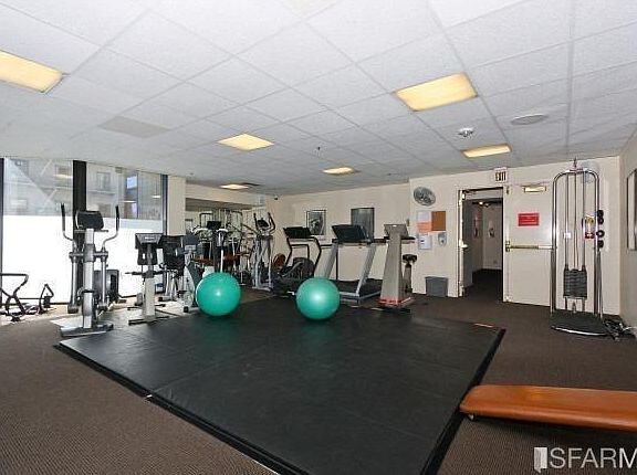 2nd image of 960 Bush St #412