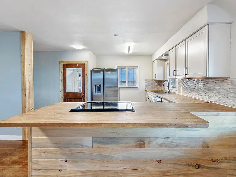 3321 Addison Ave E — Photo 17