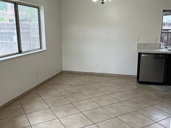 5th image of 24474 Katrina Ave