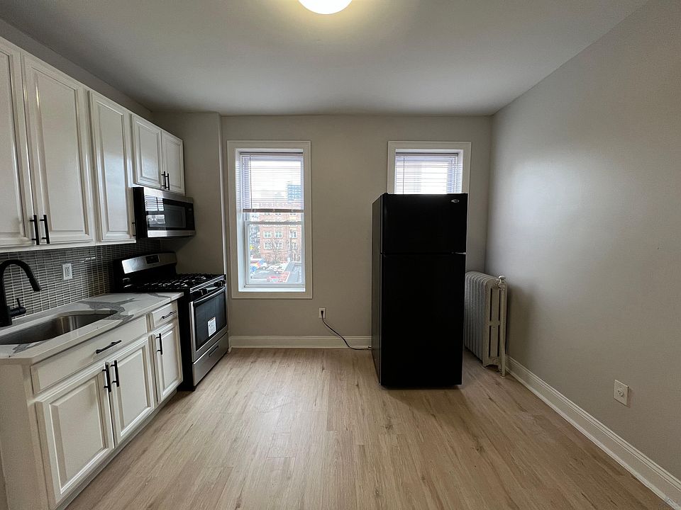 1st image of 1064 W Side Ave #46