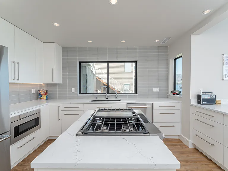 4190 S Lakeshore Rd — Photo 34