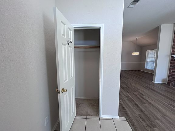 2nd image of 405 Tranquility Ln