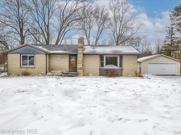 5059 Berneda Dr, Flint, MI 48506