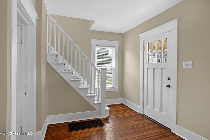 3rd image of 126 Vley Road