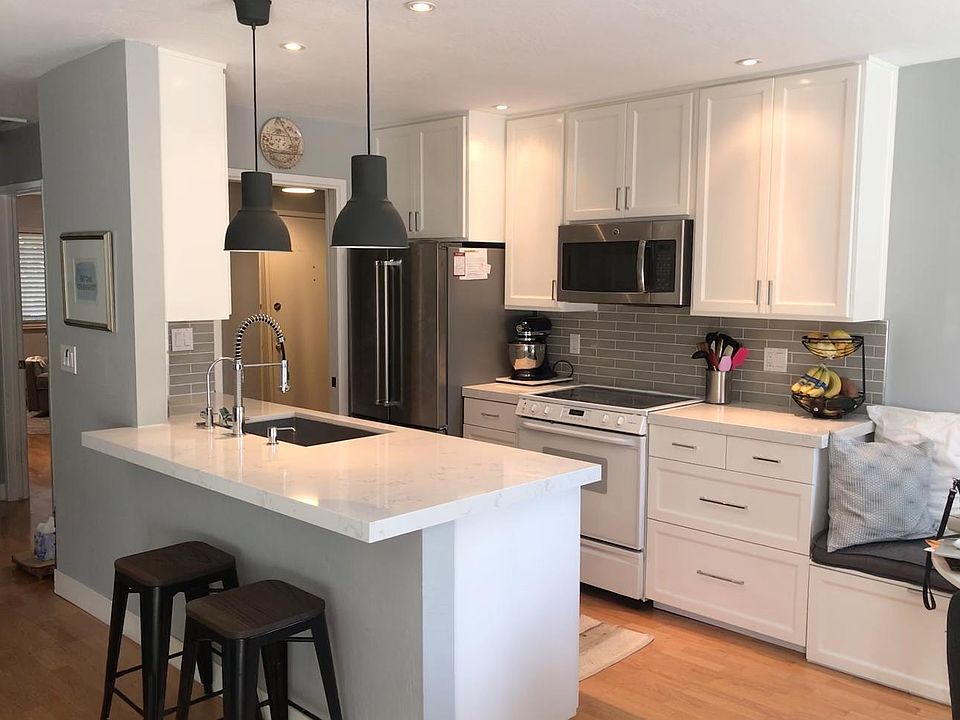 1st image of 610 Gilbert Ave APT 21