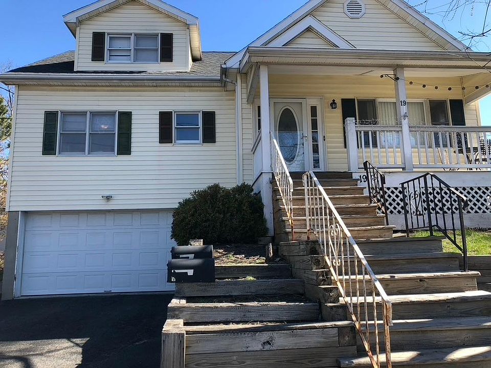 1st image of 19 Pinehurst Ave #2