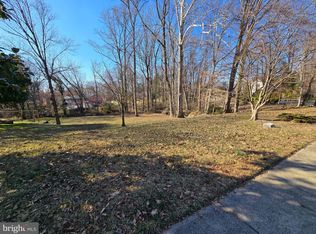 7669 Long Pine Dr, Springfield, VA 22151