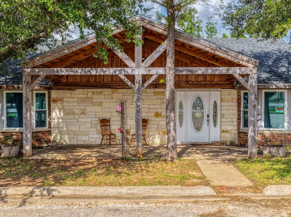 3130 Oak Trail Dr, Granbury, TX 76048