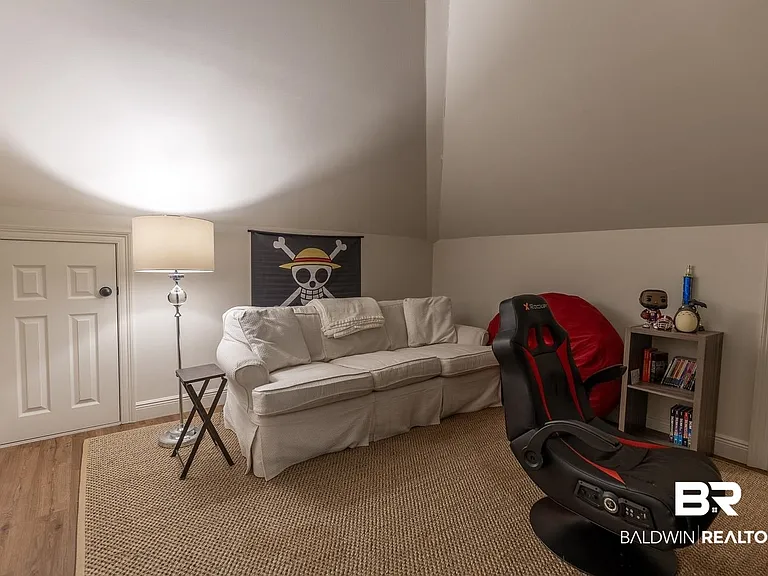7316 Northbrook Cir — Photo 32