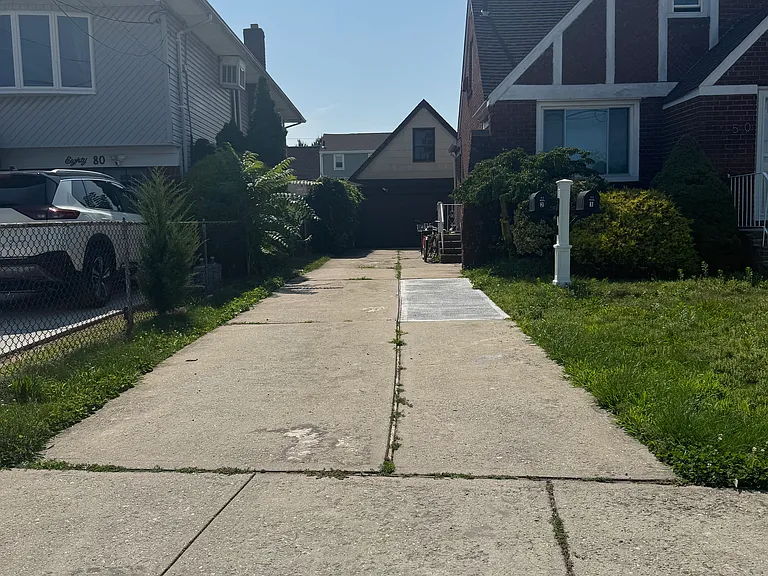 Davison Plz — Photo 3