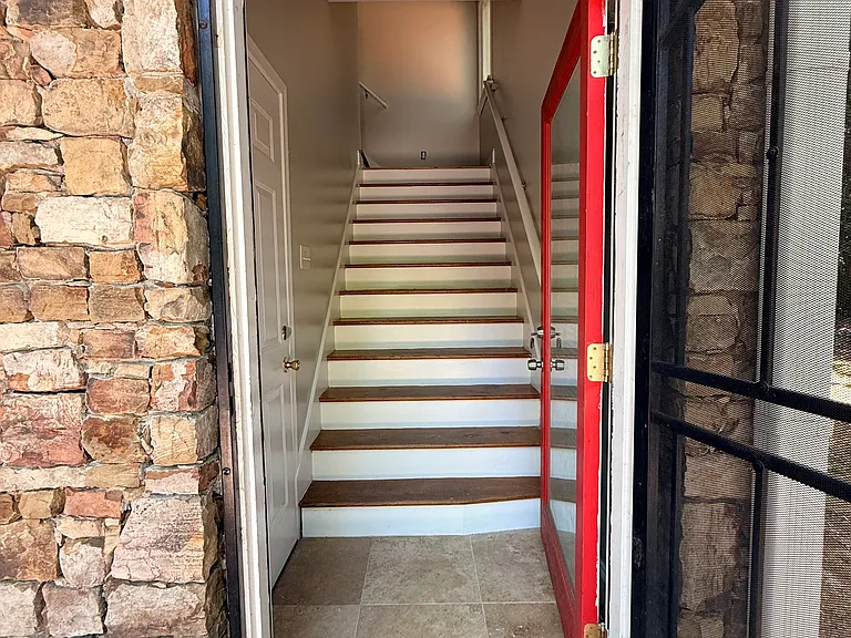 4036 Ben Hill Rd — Photo 8